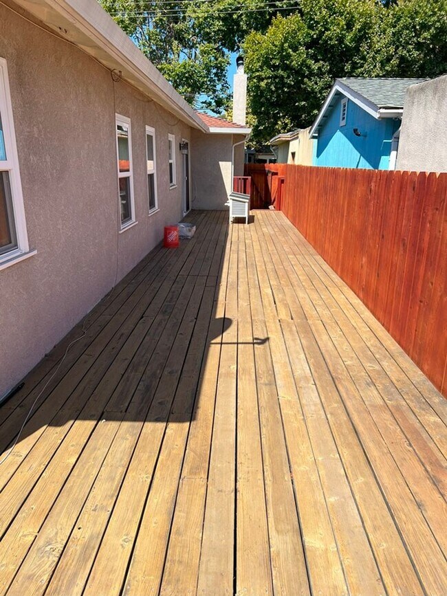 Building Photo - Beautiful 4bd/2ba in desireable neighborho...