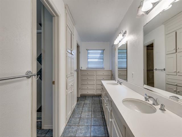 Building Photo - 6801 Del Prado Ave