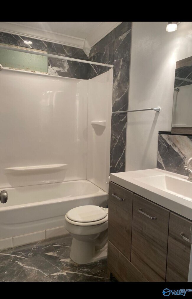 Building Photo - 1409 Liberty Dr