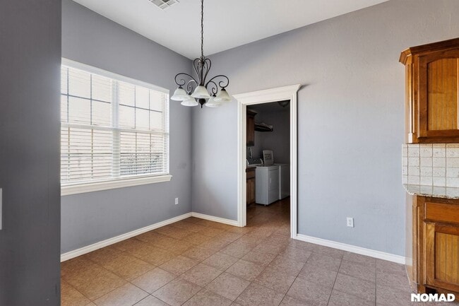 Building Photo - 941 NE 30th St