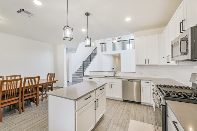 Building Photo - 30812 Willow Green Ln