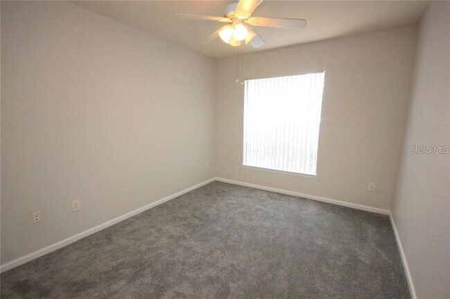Building Photo - 9401 Crescent Loop Cir