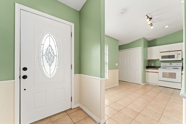 Building Photo - Charming 3-Bedroom, 2-Bath Home with Bonus...