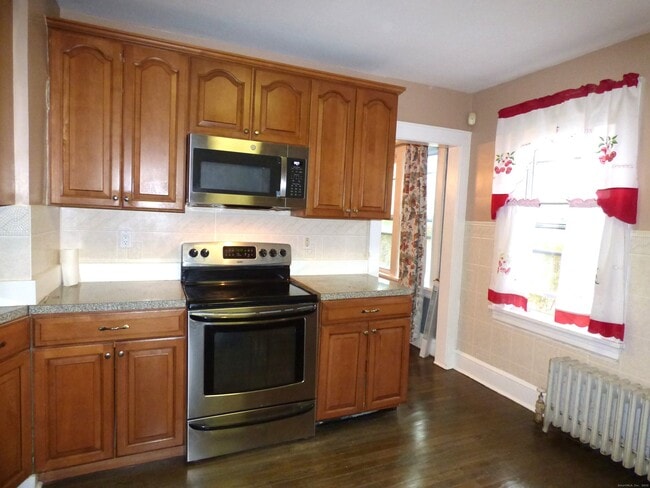 Building Photo - 1387 Norman St