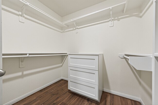 Building Photo - 22615 Harrington Field Dr