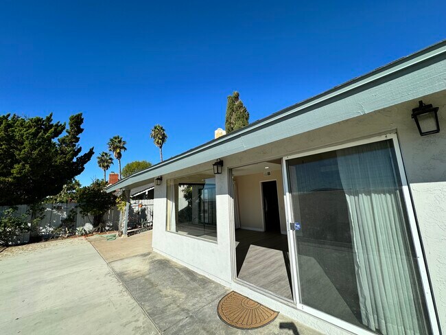 Building Photo - 9941 Mozelle Ln