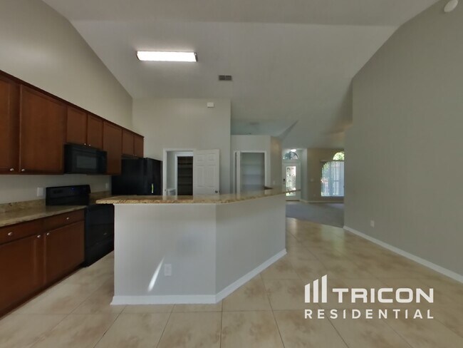 Building Photo - 8808 Mountain Lake Dr S