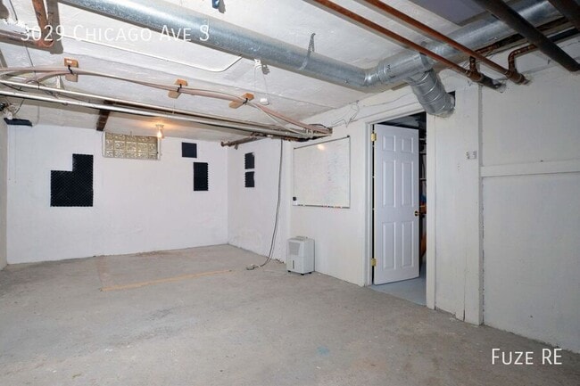 Building Photo - 3029 Chicago Ave