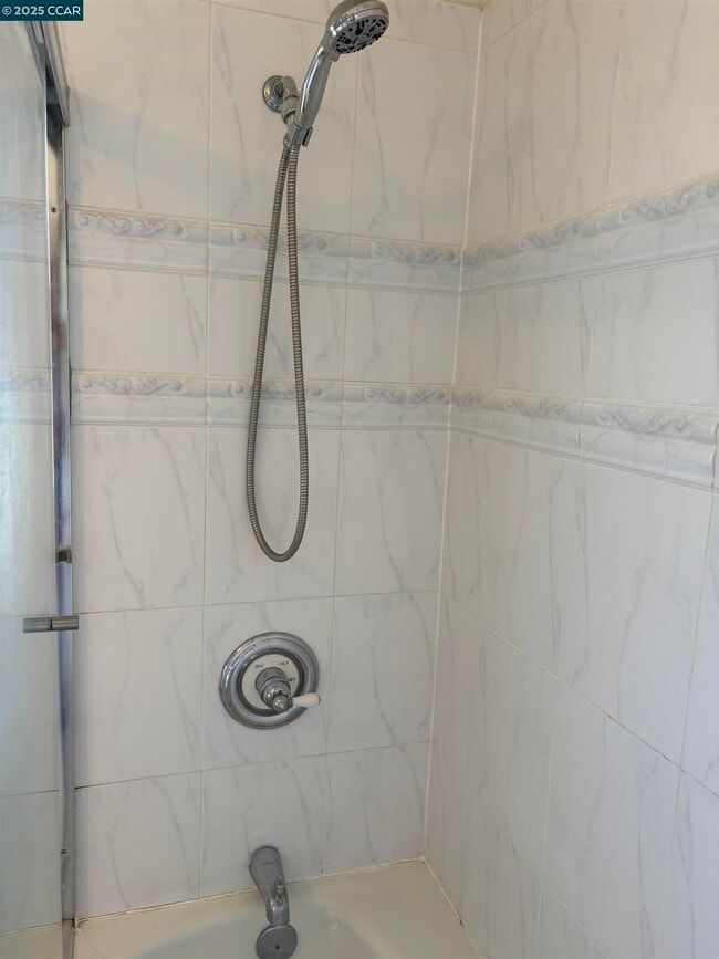 Building Photo - 1140 Arreba St