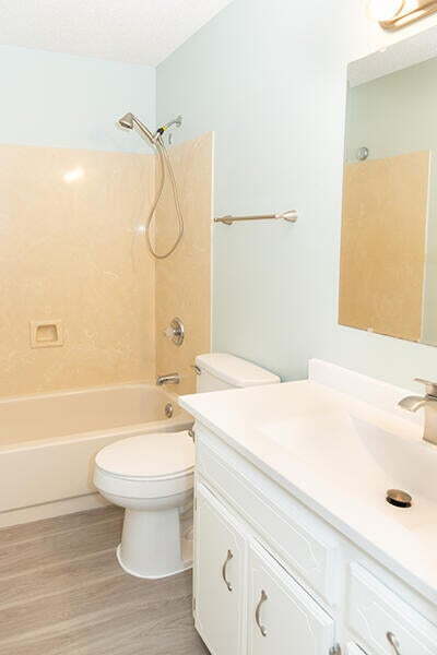 Building Photo - "Charming 3-Bedroom Retreat in Mary Esther!"