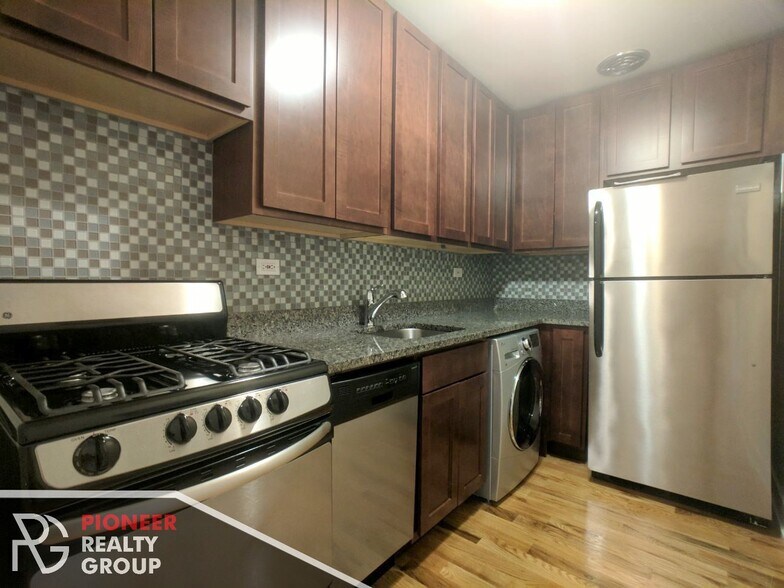 Building Photo - 563 W Arlington Pl