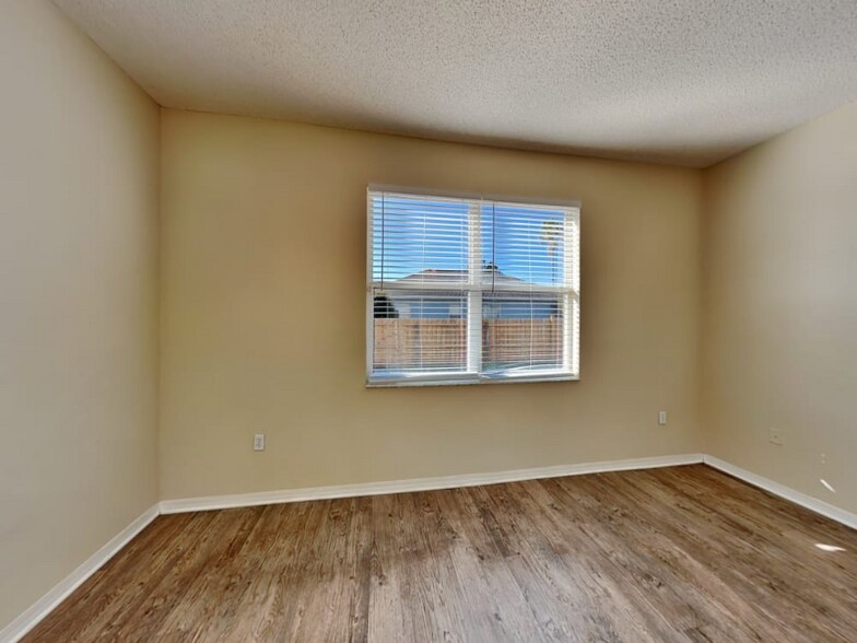 Building Photo - 632 Heather Glen Loop