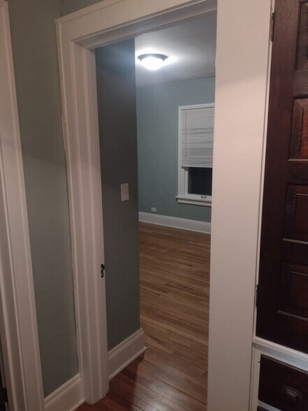 Hallway - 3126 Kensington Rd