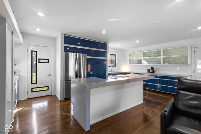 Building Photo - 10327 Orchard Way