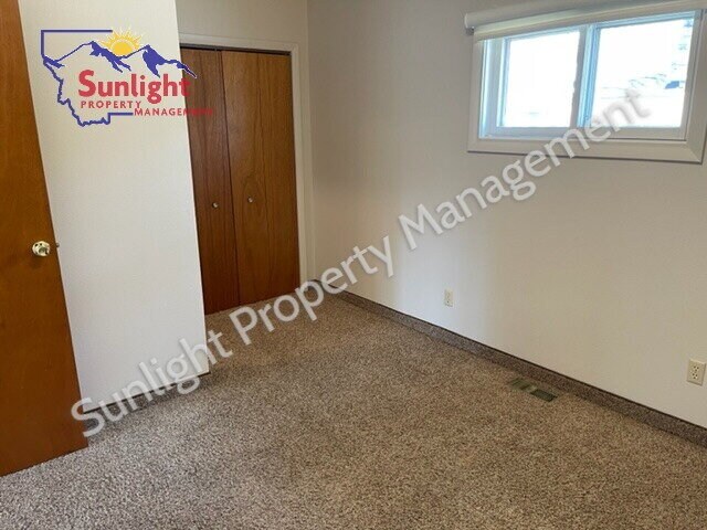 Building Photo - "Charming 2-Bed, 2-Bath Retreat in Laurel, MT – Your Perfect 1148 Sq Ft Haven on 5th Ave Awaits!"