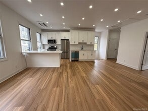 Building Photo - 297 Halstead Ave