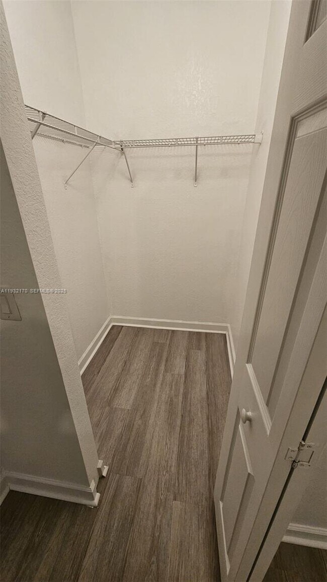 Building Photo - 8785 NW 116th Ct