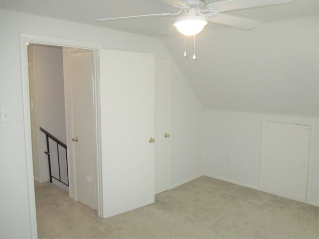 Building Photo - Beautiful 4 Bed 2 Bath Home Sitting On A Spacious Lot In Serene Greenbriar