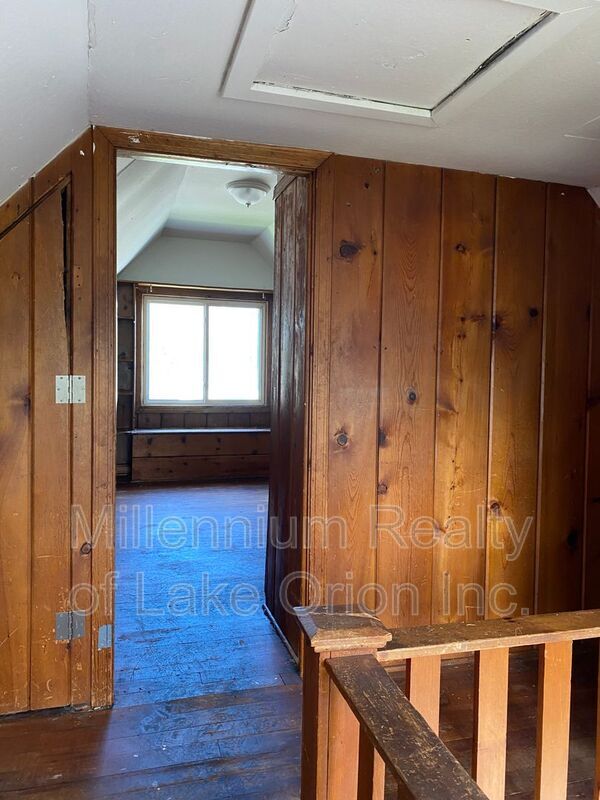 Building Photo - 638 Joslyn Ave