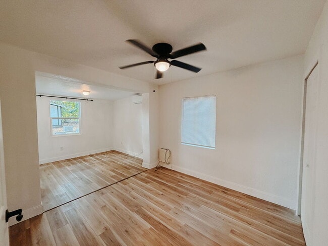 Building Photo - Home For Rent in Tampa - FULLY FENCED IN BACKYARD!