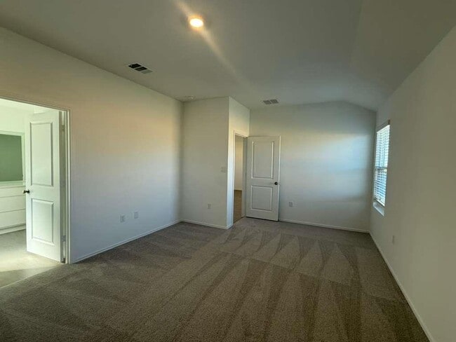 Building Photo - 205 Herald Dr