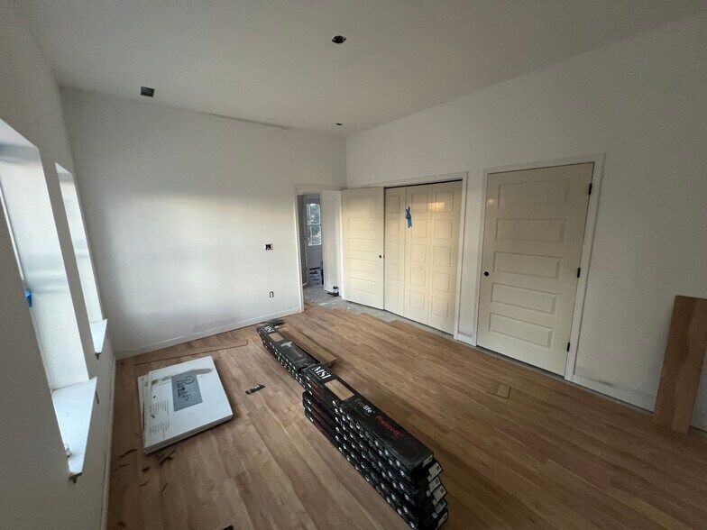 3rd bedroom downstairs with walk in closest - 2629 Heartwood Rd