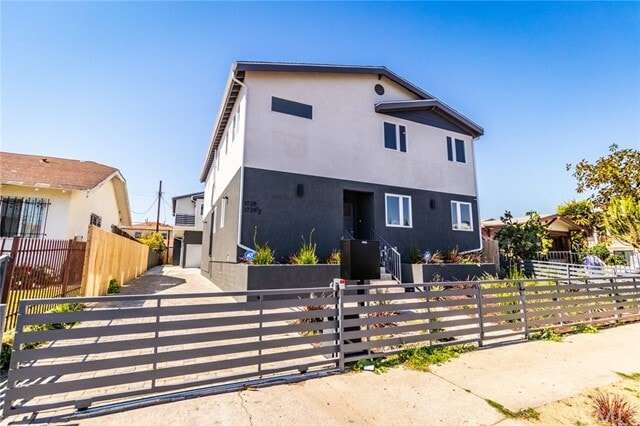 Building Photo - 1739 S Longwood Ave