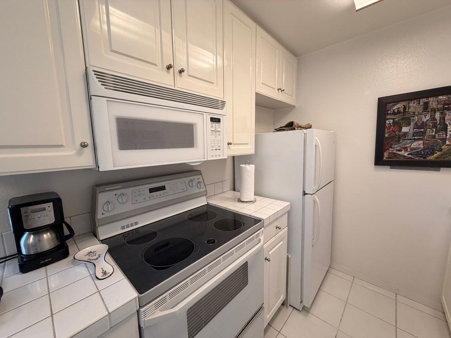 Building Photo - Bright Furnished 1BD in Prime Santa Monica Location w/ Private Balcony