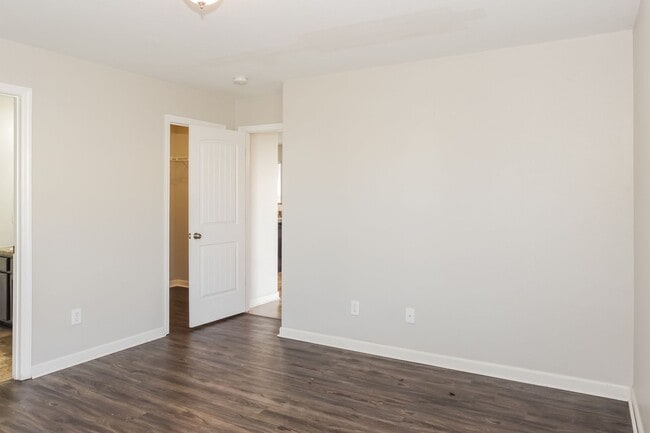 Building Photo - 135 Wethersfield Dr