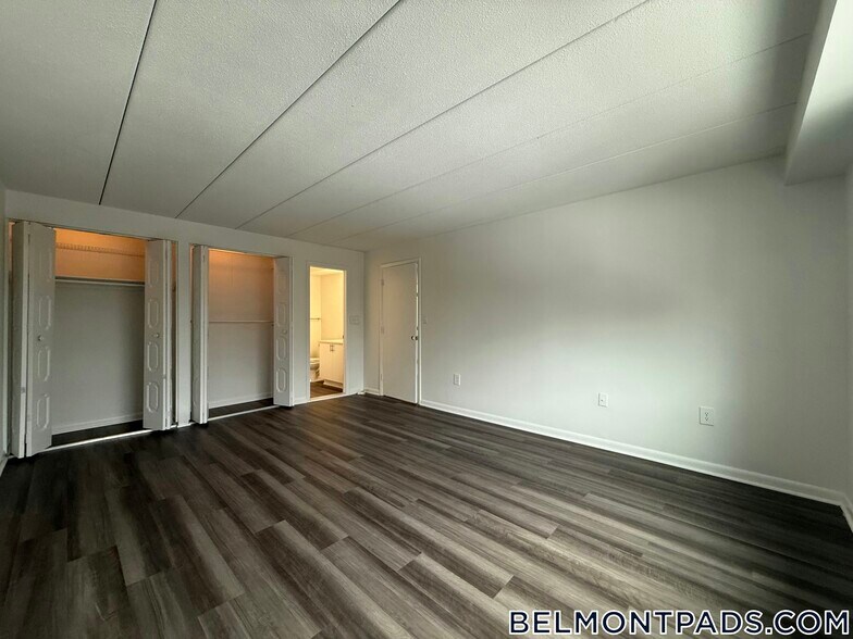 Building Photo - 55 Hill Rd