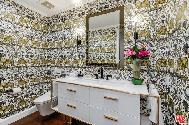 Building Photo - 1445 Vía Cresta