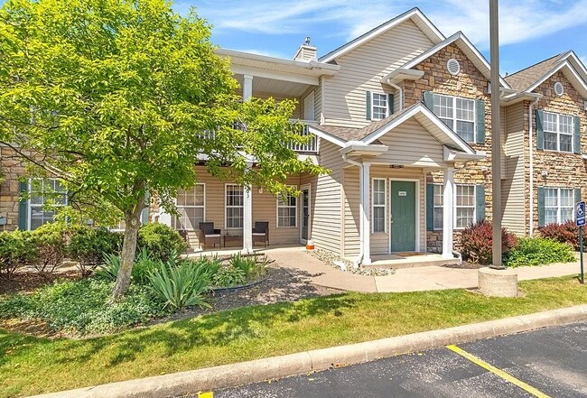 Building Photo - 14943 Lenox Dr
