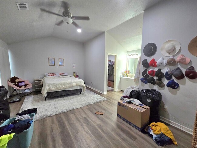 Building Photo - 12710 Hill Branch Dr