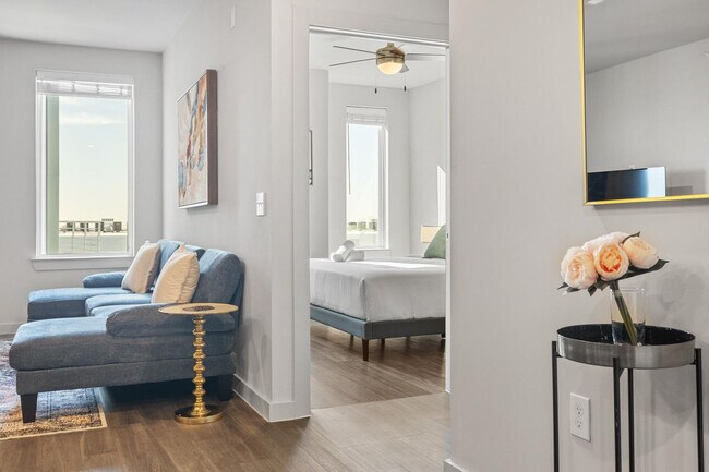 Building Photo - 5820 1/2 Cameron Road-SI FL4-ID1303394P