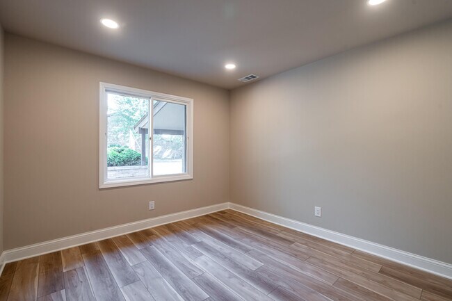 Building Photo - 12804 N Colony Dr