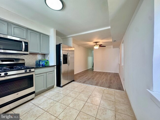 Building Photo - 1136 Mt Vernon St