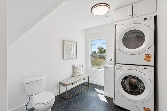 Building Photo - Modern Comfort Meets Country Charm in Cumb...