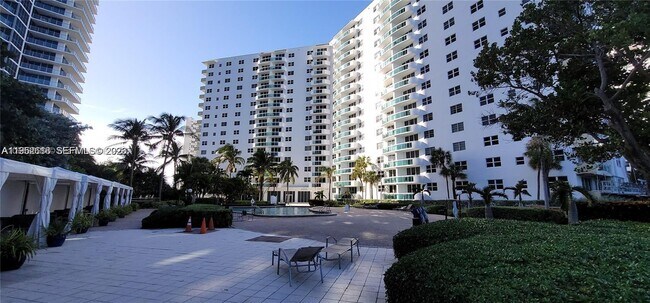 Building Photo - 3001 S Ocean Dr