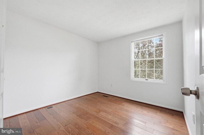 Building Photo - 7 Leatherwood Ct