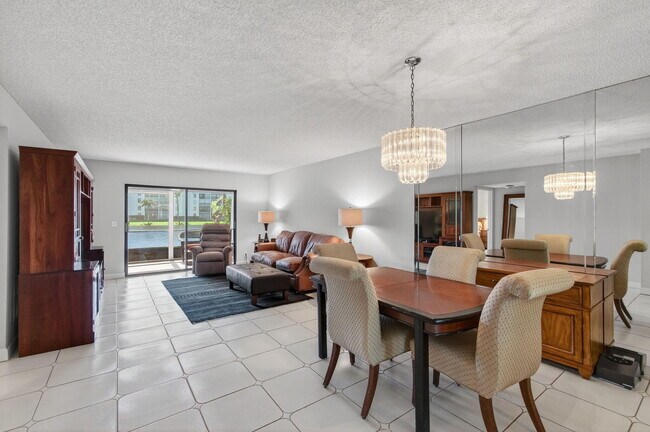 Building Photo - 7340 Amberly Ln