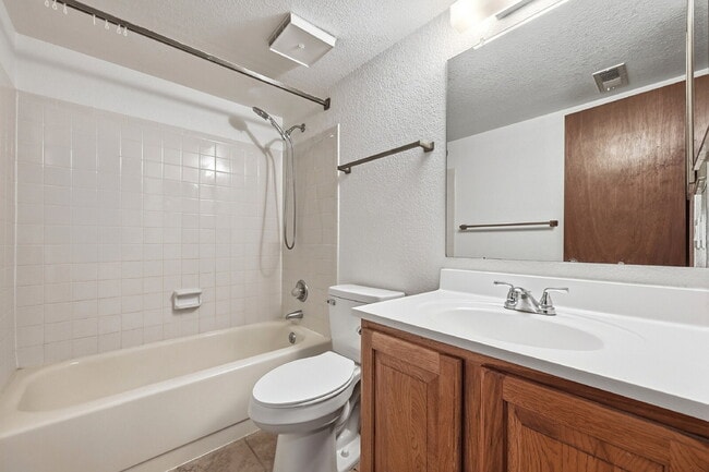 Building Photo - $2,595.95  - 3 Bed, 2 bath Condo with Lofted Bonus Space and In Unit Laundry!