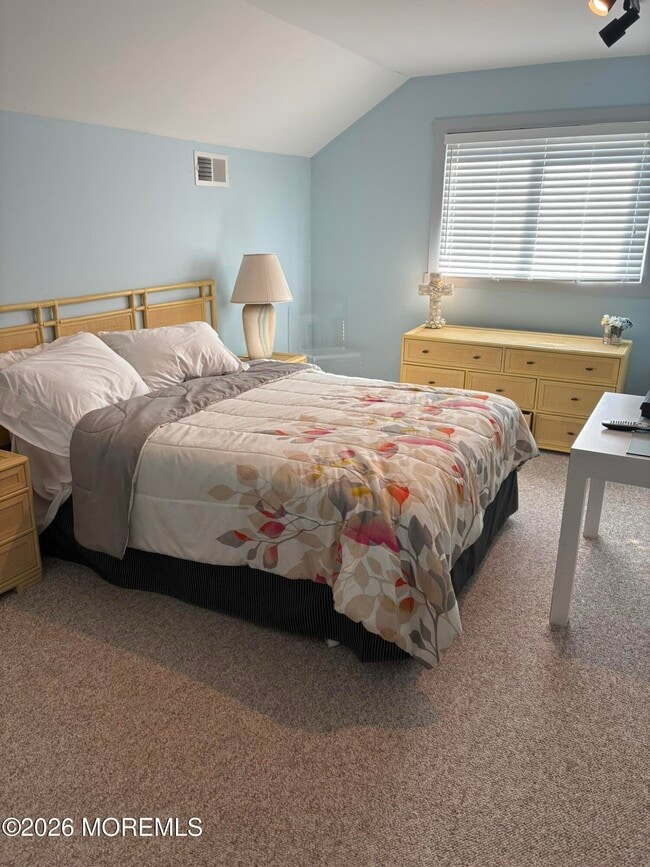 Building Photo - 506 S Bayview Ave