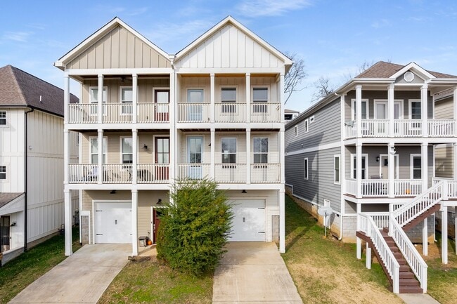 Primary Photo - 4604A Michigan Ave