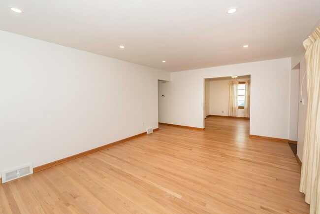 Building Photo - 1616 Morton Ave