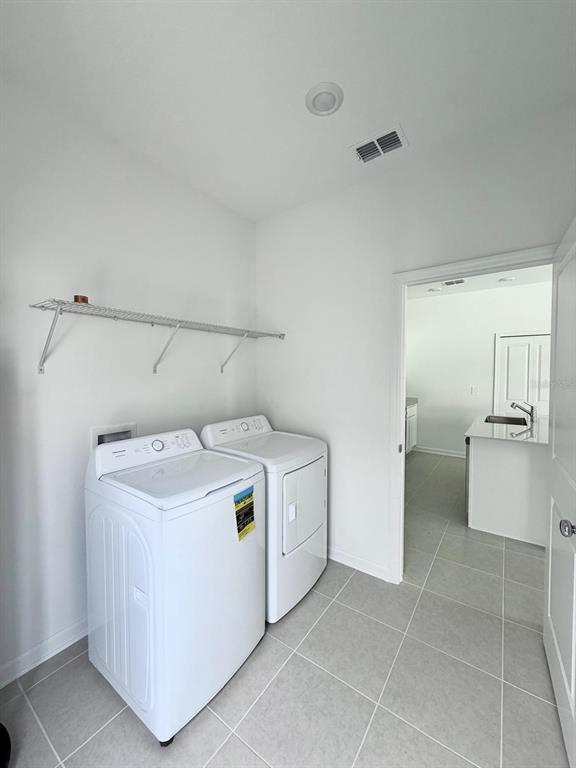 Building Photo - 2392 Rider Rain Ln