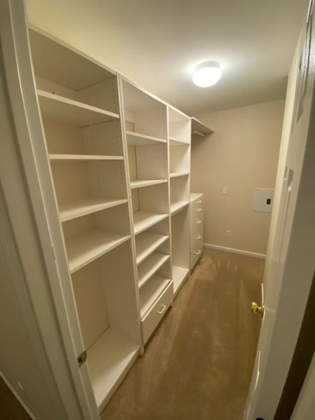 Building Photo - Arbor Oaks Subdivision 4BR 2.5Ba