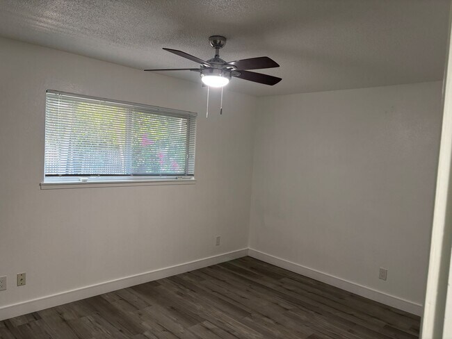 Building Photo - 6920 Maita Cir