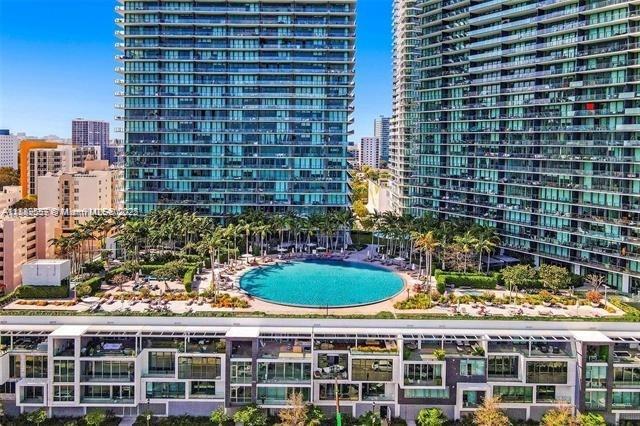 Building Photo - 650 NE 32nd St