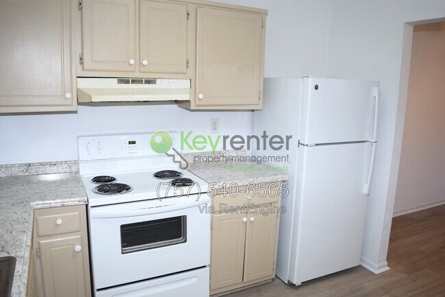 Building Photo - 579 Peregrine St