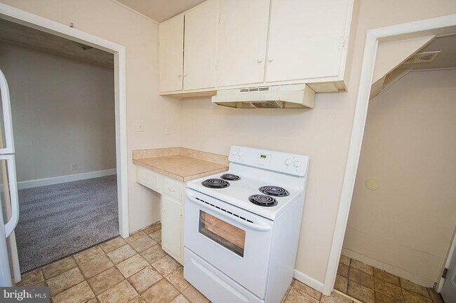 Building Photo - 1226 Pemberton Dr